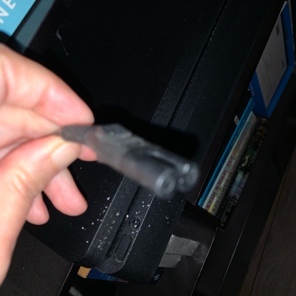 Pre-owned Sony PlayStation 4 in working condition - Picture 6 of 10